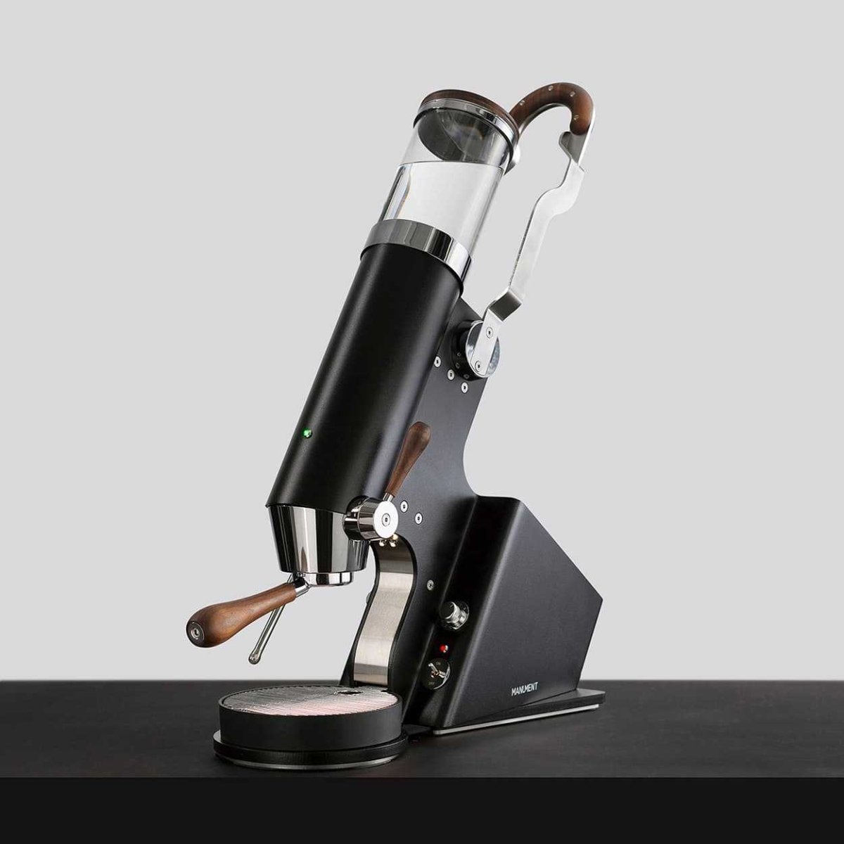 Manument - Leva Machine - Café Liégeois Canada Inc.